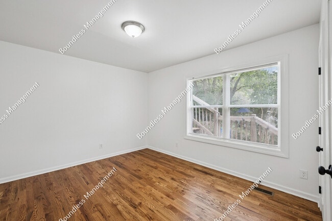 Building Photo - 2649 Blount St