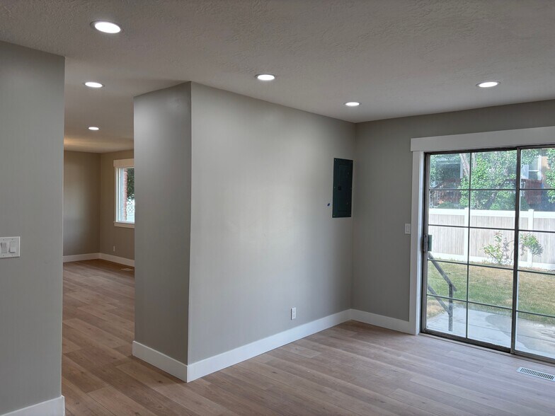 Building Photo - 9185 S Quail Hollow Dr