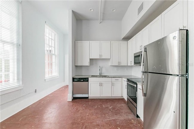 Building Photo - 1090 10th St N