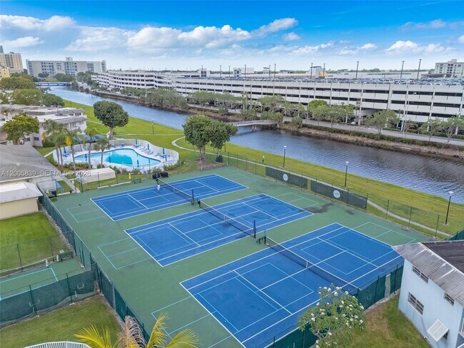 Building Photo - 7560 SW 82nd St