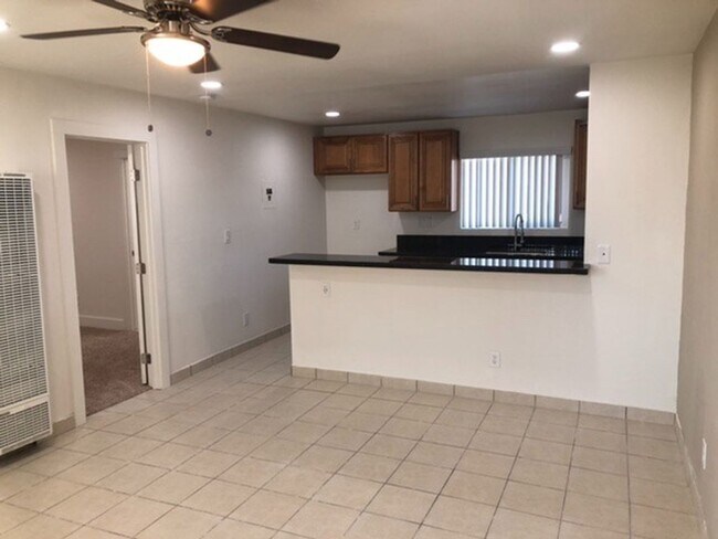 Building Photo - MOVE IN SPECIAL - Westminster One Bedroom ...