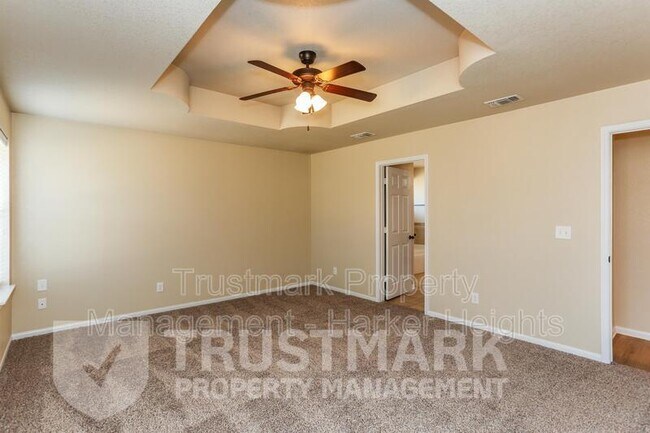 Building Photo - 401 W Libra Dr