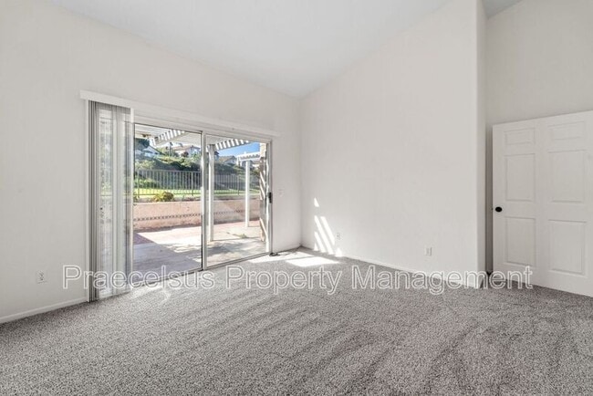 Building Photo - 2394-A Greenbriar Dr