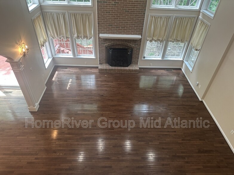 Building Photo - 8308 Holly Haven Ln