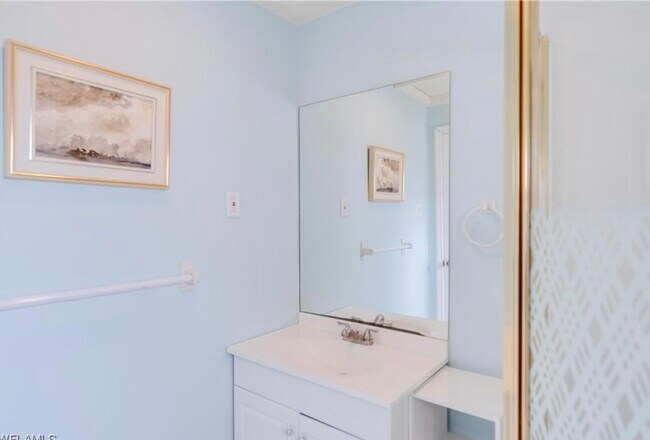 Building Photo - 144 Vermont Ave