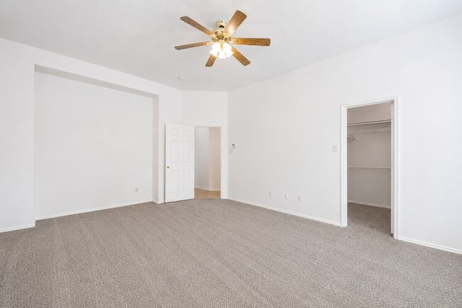 Building Photo - 10057 Wyndbrook Dr