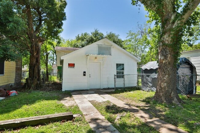 Primary Photo - 404 N 7th St