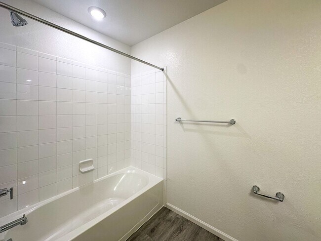 Building Photo - Senderos Creek 3bd paired home