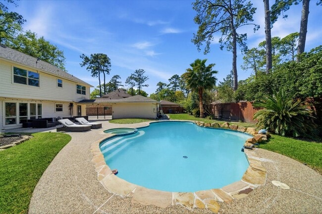 Building Photo - 5610 Court of Lions St