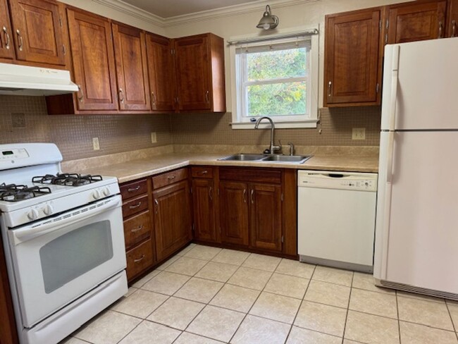 Building Photo - 3 Bedroom - Town of Irondequoit - 2 Car Ga...