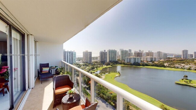 Building Photo - 3625 N Country Club Dr