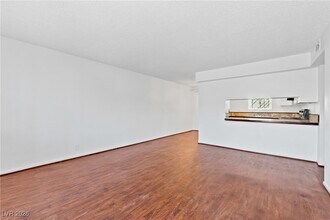 Building Photo - 24 Rose St