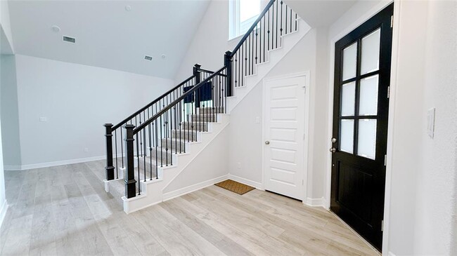 Building Photo - 28922 Hauter Wy