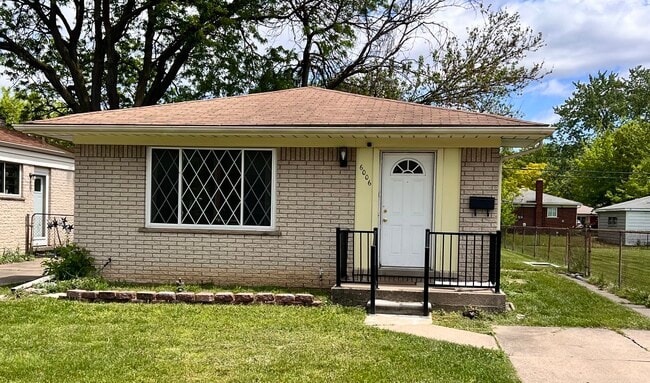 Primary Photo - 6006 Whitefield St