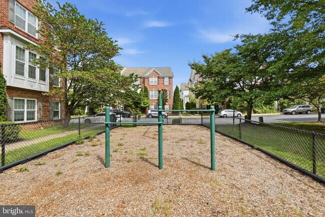Building Photo - 13318 Summer Garden Walk