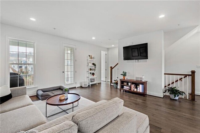 Building Photo - 3204 Lynk Alley