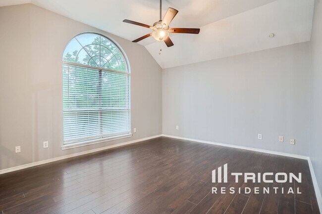 Building Photo - 6516 Ashwood Dr