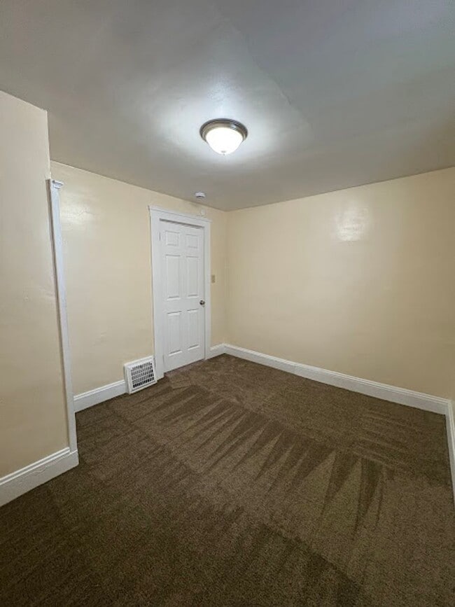 Building Photo - 2 Bedroom 1 Bathroom Home for Rent!