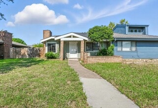 Building Photo - Charming 2/2 Duplex with Carport