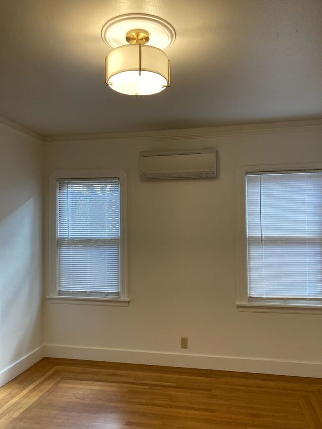 Building Photo - **Cute Home in SRJC Area!!**