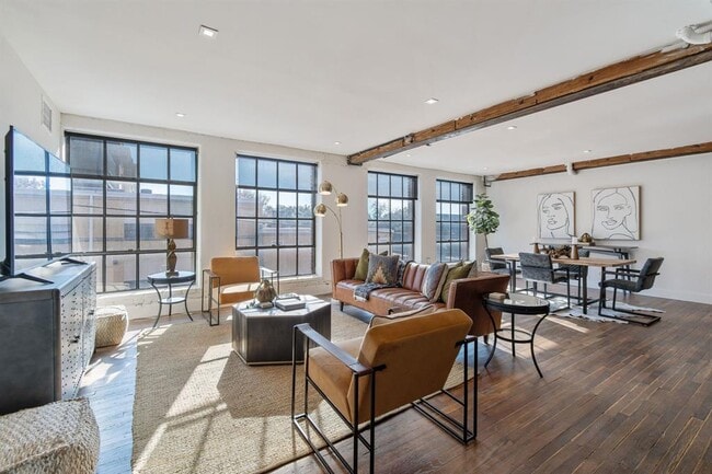 Building Photo - 1329 College Ave