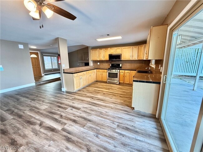 Building Photo - 6236 W Elmira Dr