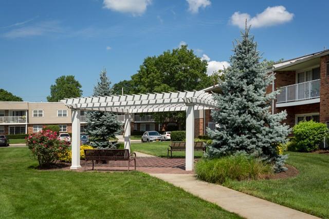 Building Photo - 50 Westwood Dr
