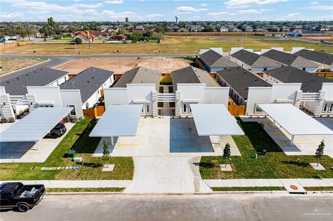 Building Photo - 17 Beverly Ave