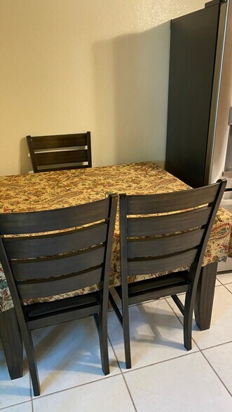 Building Photo - 423 Colorado Ave