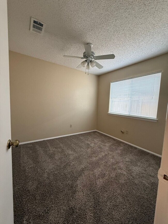 Building Photo - Annettes -2310 Fuzz Fairway, Austin, TX 78...