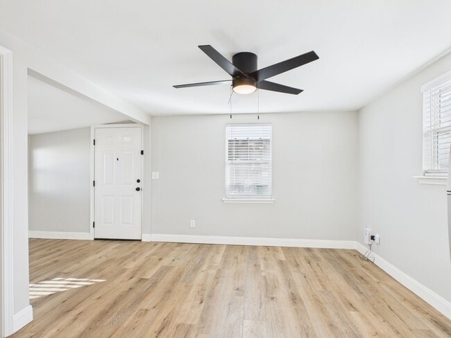 Building Photo - 3412 NE 16th Ave