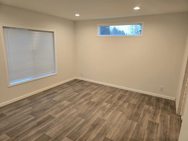 Building Photo - New 3 bdrm 2 bath Manufactured home in Hayden, ID for Rent