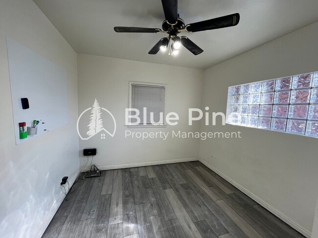 Building Photo - 175 W 17th St