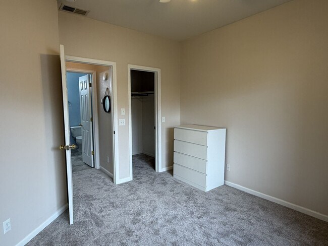 Building Photo - 4545 Wheaton Dr