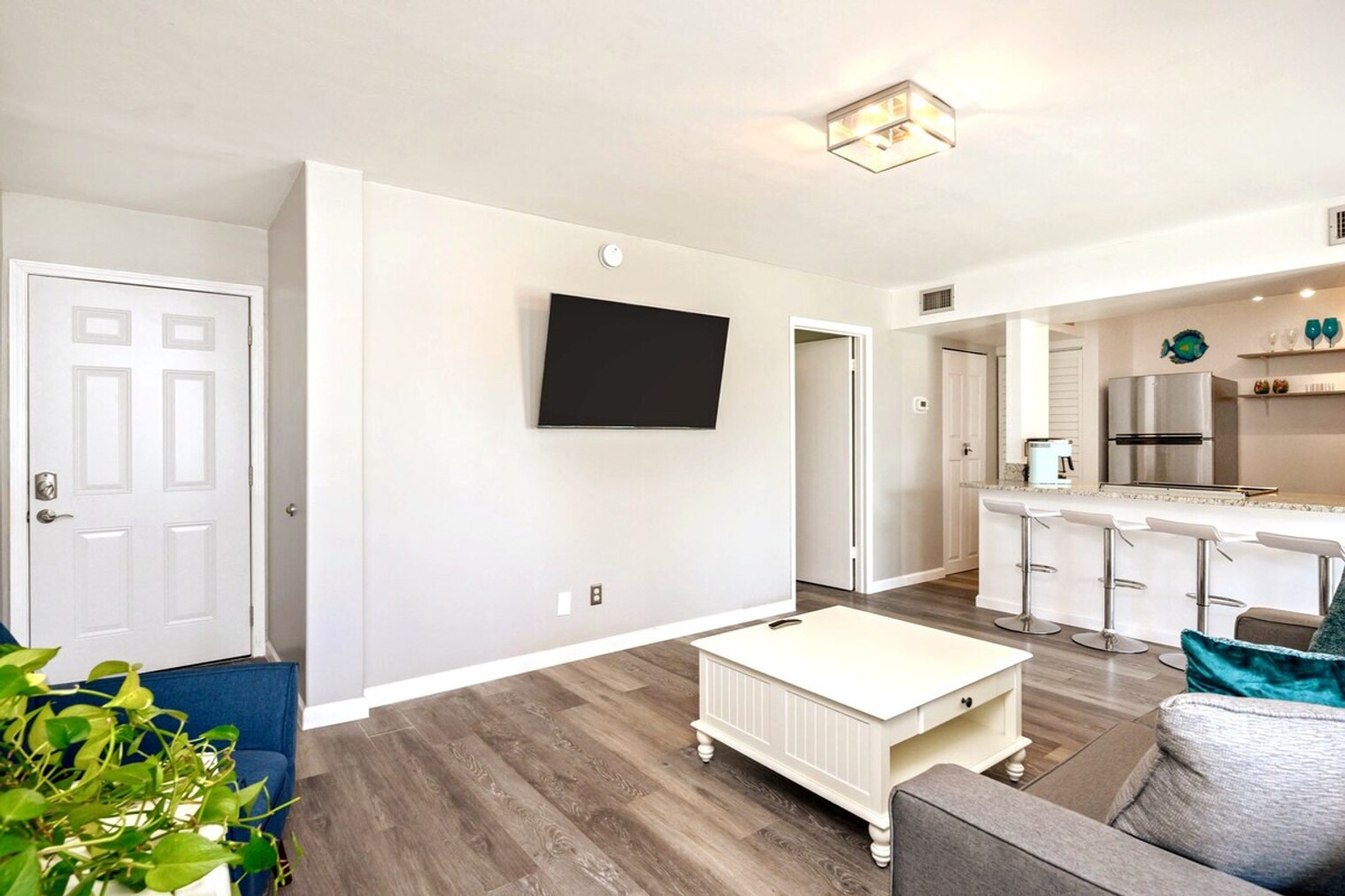 Building Photo - 4000 Gulf Terrace Dr