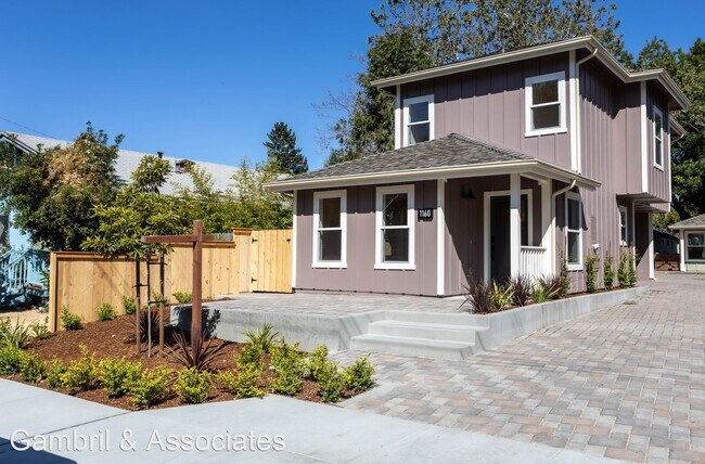 Building Photo - 2 br, 1.5 bath House - 1160 Leff Street