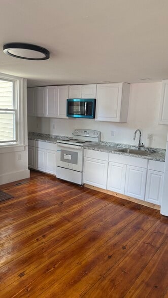Kitchen - 329 Main St