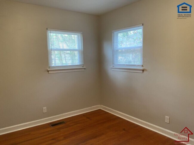 Building Photo - 304 Tunnel Blvd