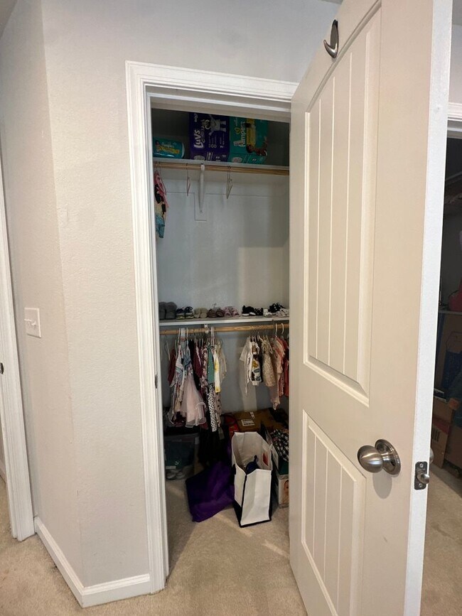 Building Photo - New construction 3 bedroom, 3.5 bathroom c...