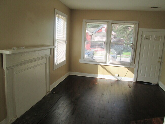 Building Photo - 1727 Hicks St