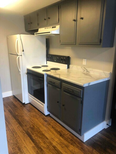 Building Photo - 16 N Hill St