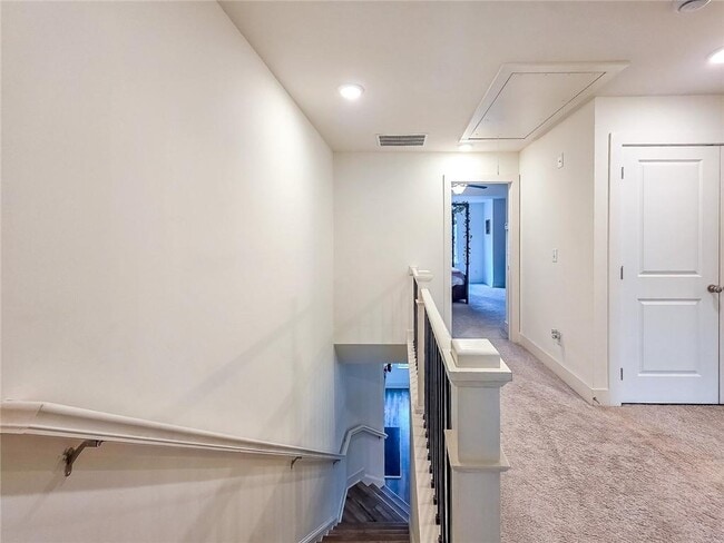 Building Photo - 5786 Calle Vis Dr