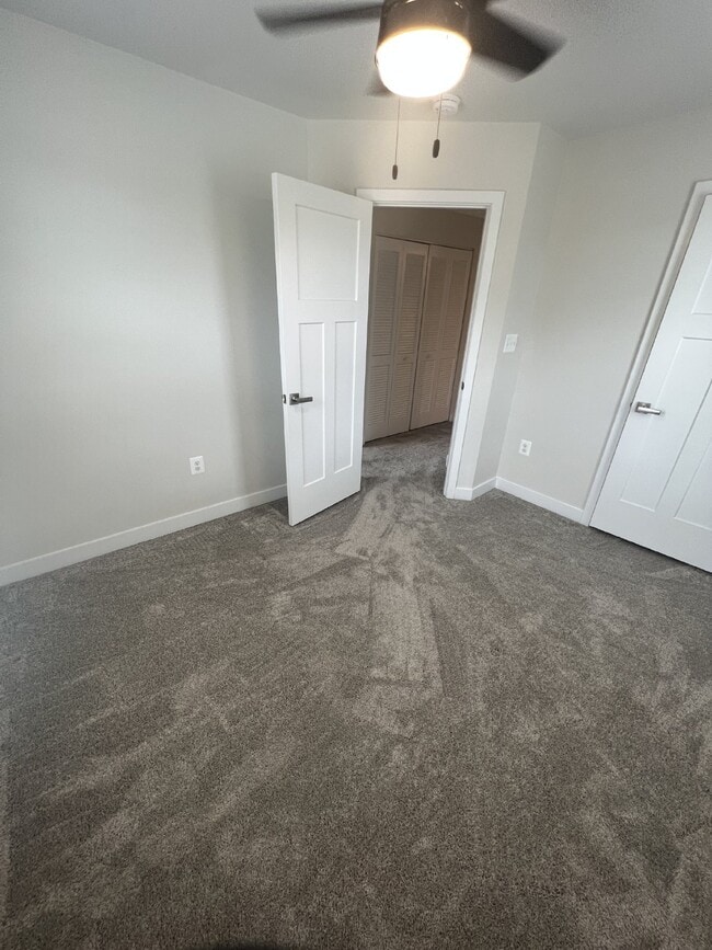 Building Photo - Exceptional 3-Level Corner Unit Townhome w...