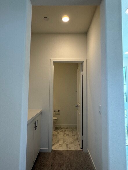3rd Floor - 16216 Hollyhock Ave