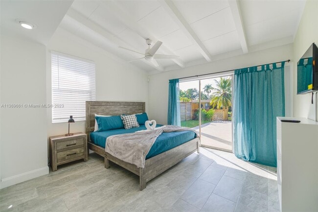 Building Photo - 2465 Bimini Ln