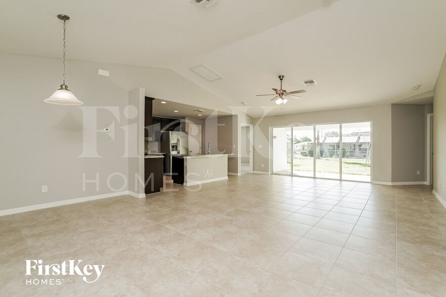 Building Photo - 1114 SW 41st Terrace