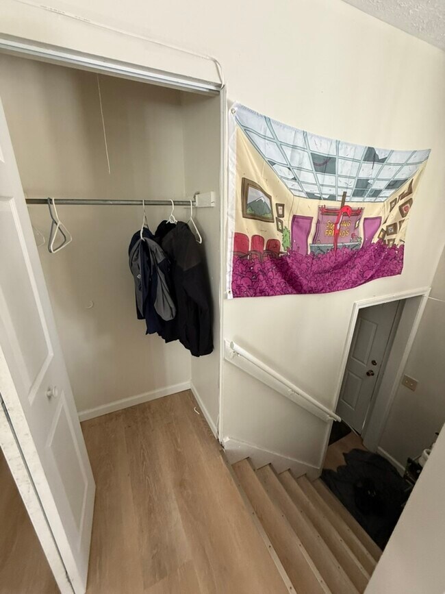 Building Photo - 1250 Lilac Ave