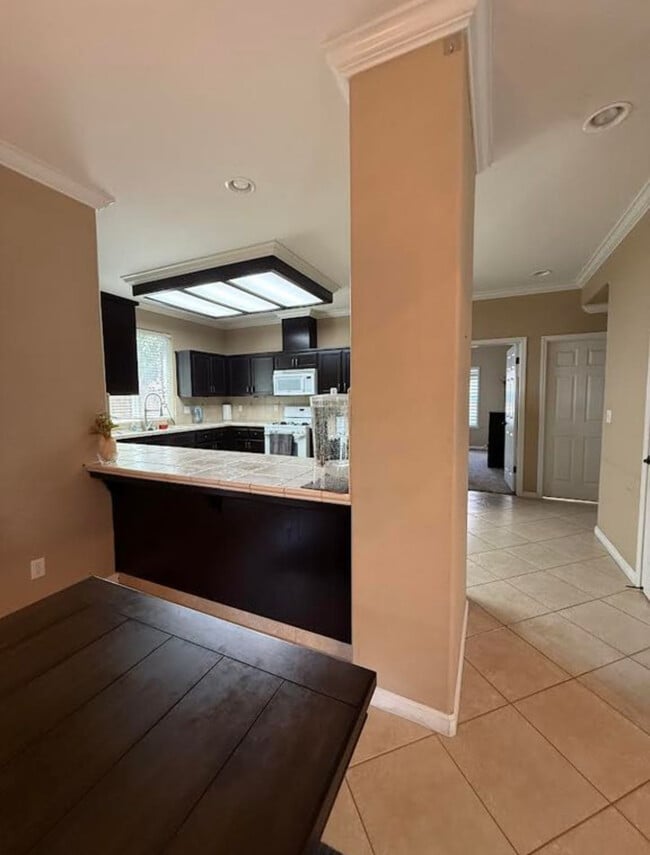 Building Photo - 688 Century Ln