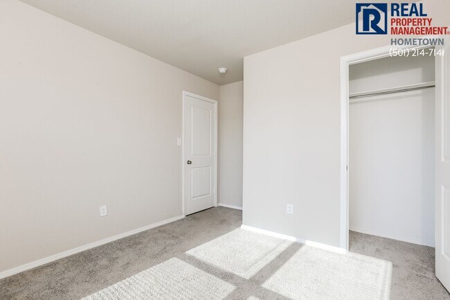 Building Photo - 19 Curly Leaf Ln