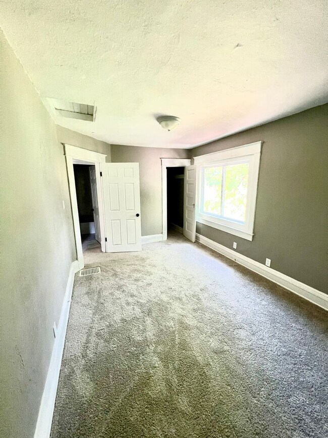 Building Photo - 2601 N 13th St